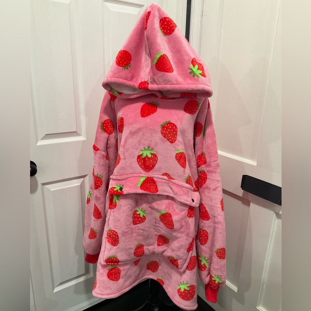 SUPERSIZED‎ STRAWBERRY HOODIE WITH POUCH AND POCKETS